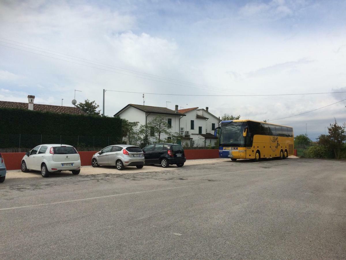 Locanda Zabotto Campagna Lupia Bagian luar foto